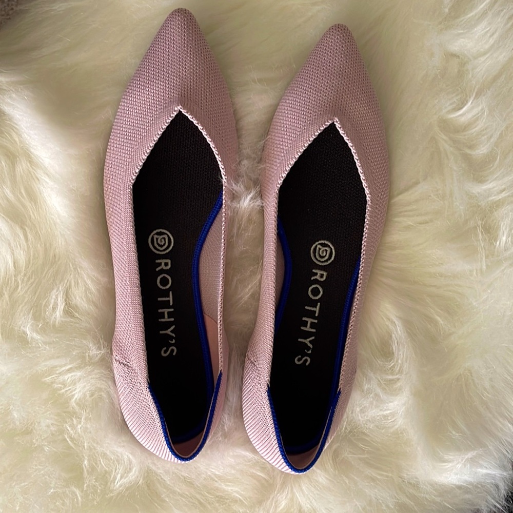 Never worn blush pointed toe Rothy’s women’s size 8
